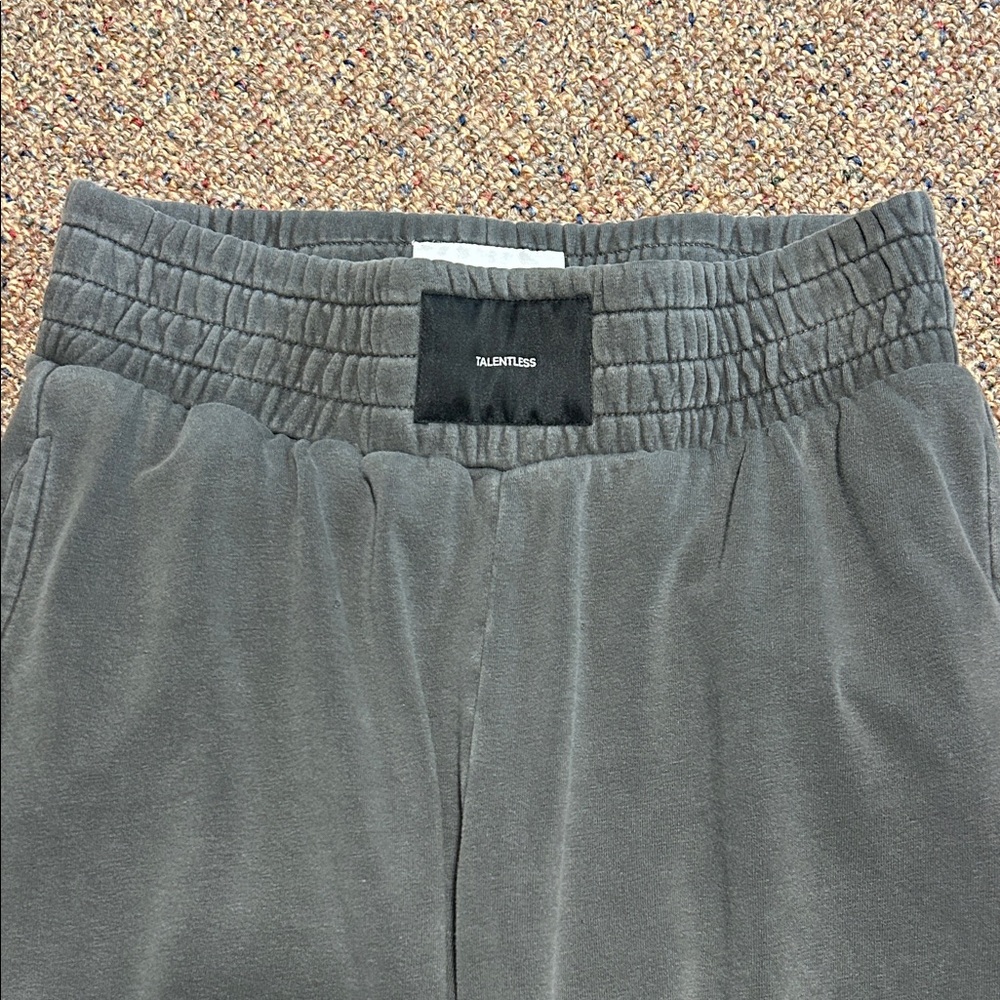 TALENTLESS Sweatpants
